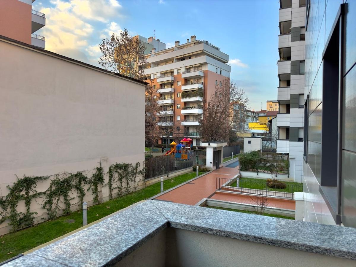 Appartamento Sulla Metro 3 Gialla Maciachini Milan Exterior photo